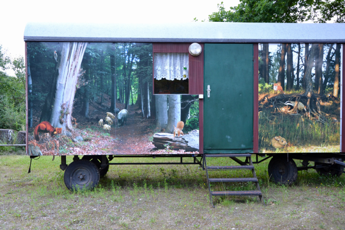 Waldpädagogikmobil umgebauter Bauwagen