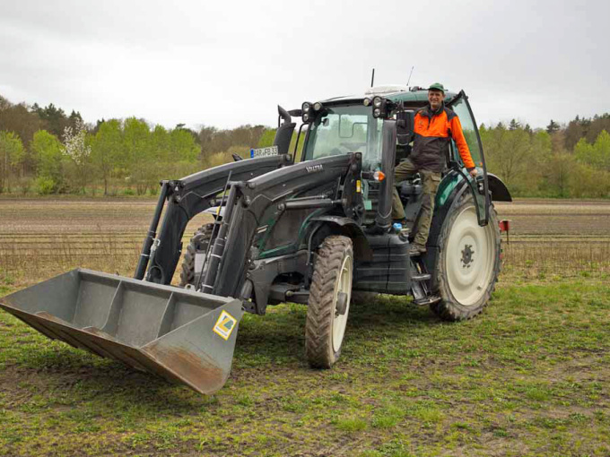 Mit Großtechnik auf der Fläche