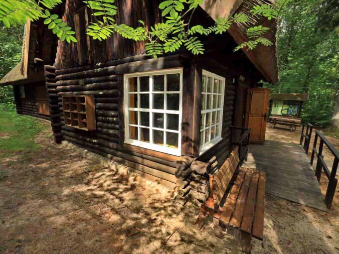 das Blockhaus des Waldmuseums